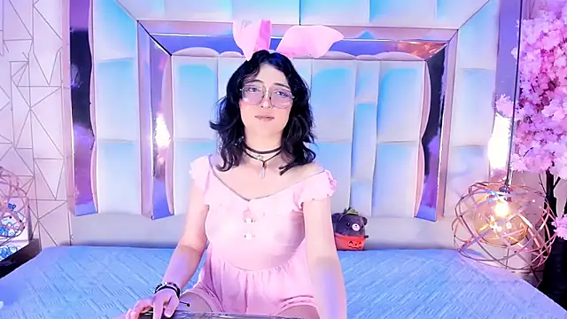 SaraMartini1 online show from November 4, 2025, 5:55 am