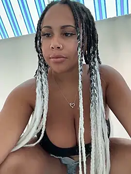 Snapshot of HaileyDiana chatting on September 29, 2025, 12:55 pm HaileyDiana online show from September 29, 2025, 12:55 pm