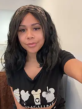 Snapshot of HaileyDiana chatting on February 19, 2026, 11:07 am HaileyDiana online show from February 19, 2026, 11:07 am