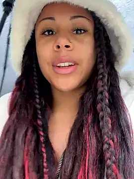 HaileyDiana online show from April 2, 2026, 10:33 am