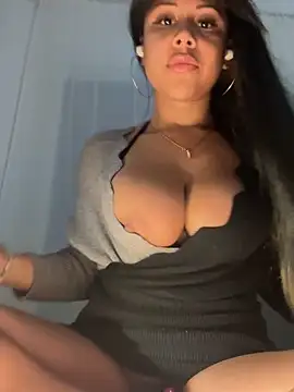 HaileyDiana online show from April 17, 2026, 2:42 pm