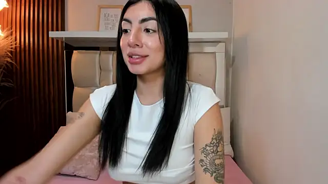 ANTONELLA  ROUSE  online show from February 11, 2025, 8:20 pm