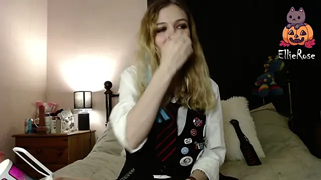 Snapshot of EllieeRose chatting on October 11, 2025, 11:39 pm EllieeRose online show from October 11, 2025, 11:39 pm
