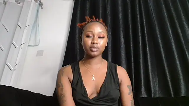 Snapshot of Miss_hot_candy chatting on June 8, 2026, 10:43 pm Miss hot candy online show from June 8, 2026, 10:43 pm