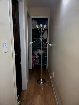 DaddySnowXX online show from December 17, 2025, 7:02 am