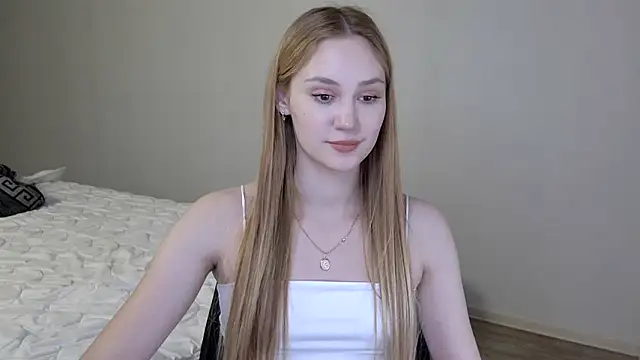 Snapshot of Layla001 chatting on January 15, 2025, 9:13 am Layla001 online show from January 15, 2025, 9:13 am