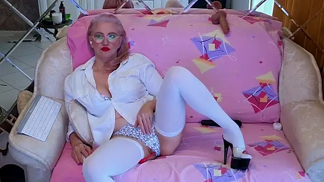 Snapshot of BEST-1 chatting on October 24, 2025, 1:48 am BEST-1 online show from October 24, 2025, 1:48 am