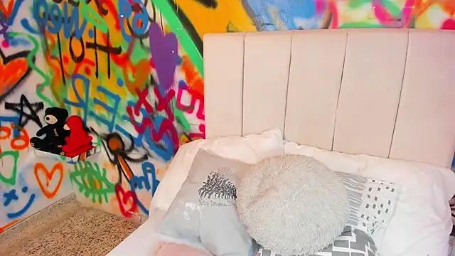 Snapshot of Liana_Bernocchi chatting on February 19, 2026, 7:55 pm Liana Bernocchi online show from February 19, 2026, 7:55 pm