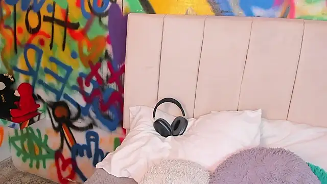 Snapshot of Liana_Bernocchi chatting on February 28, 2026, 8:30 pm Liana Bernocchi online show from February 28, 2026, 8:30 pm