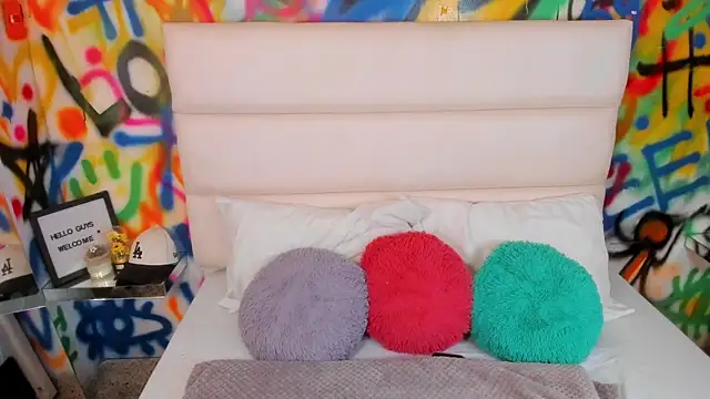 Liana Bernocchi online show from January 11, 2026, 8:27 pm