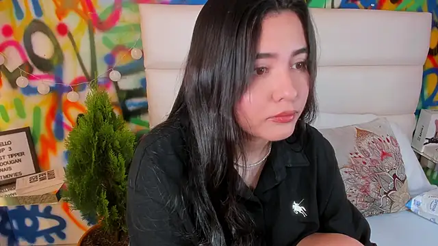 Liana Bernocchi online show from November 19, 2025, 8:20 pm