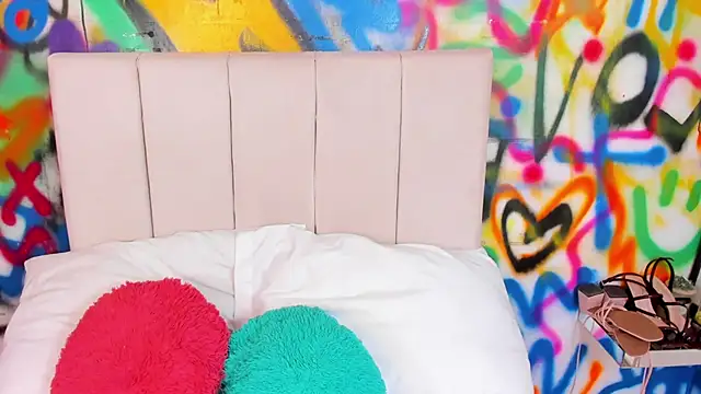 Snapshot of Liana_Bernocchi chatting on March 4, 2026, 8:49 pm Liana Bernocchi online show from March 4, 2026, 8:49 pm