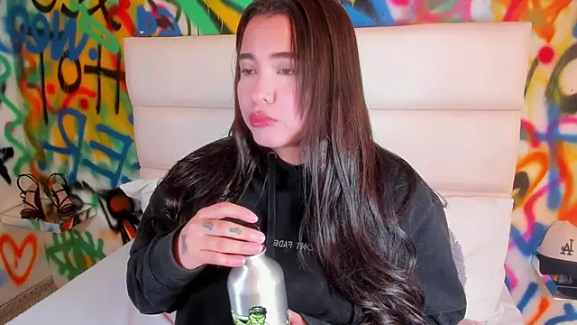 Snapshot of Liana_Bernocchi chatting on January 18, 2026, 8:12 pm Liana Bernocchi online show from January 18, 2026, 8:12 pm