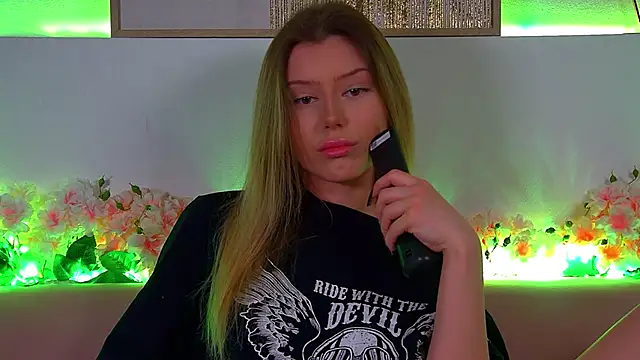 LiliaBianka online show from February 18, 2025, 3:52 pm