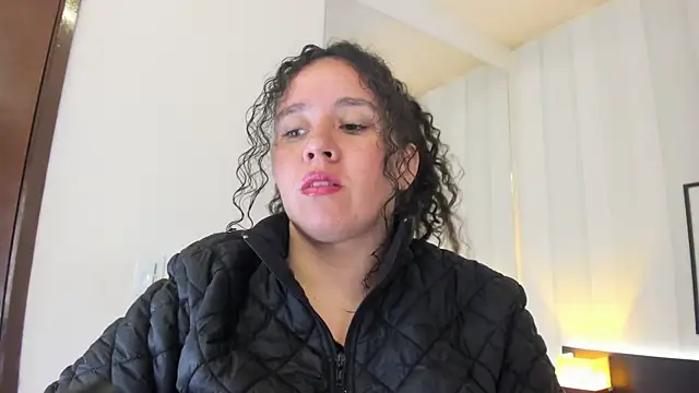 Valeria  soler online show from March 2, 2025, 1:20 pm
