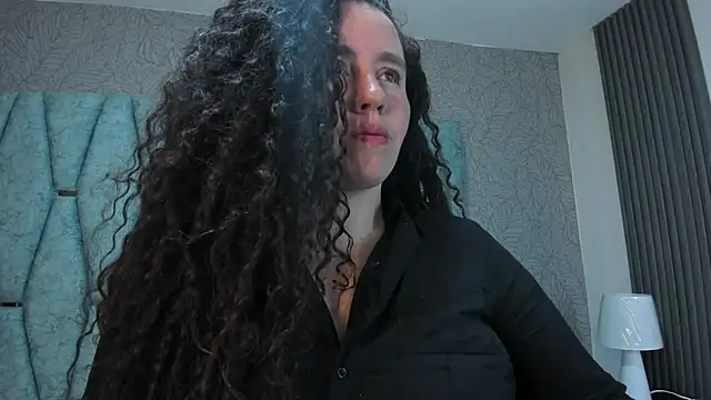 Valeria  soler online show from September 14, 2025, 3:18 am