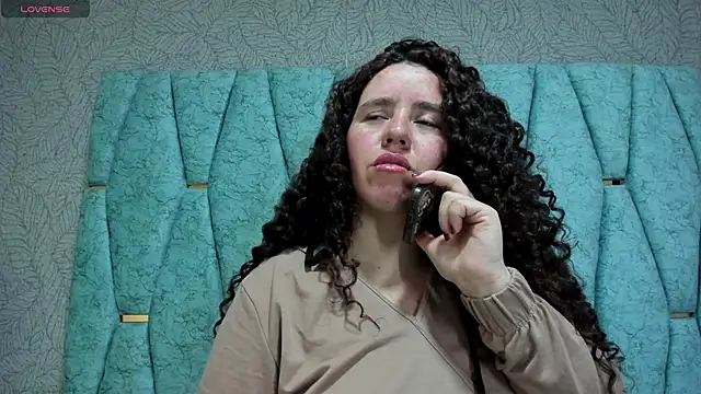 Snapshot of Valeria__soler chatting on October 5, 2025, 3:58 pm Valeria  soler online show from October 5, 2025, 3:58 pm