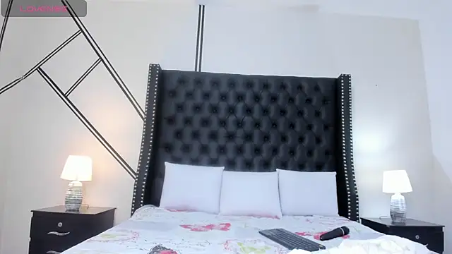  evelin diaz online show from November 11, 2025, 12:22 pm