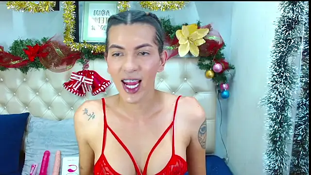 Snapshot of lucia_marks chatting on December 18, 2024, 4:28 pm lucia marks online show from December 18, 2024, 4:28 pm