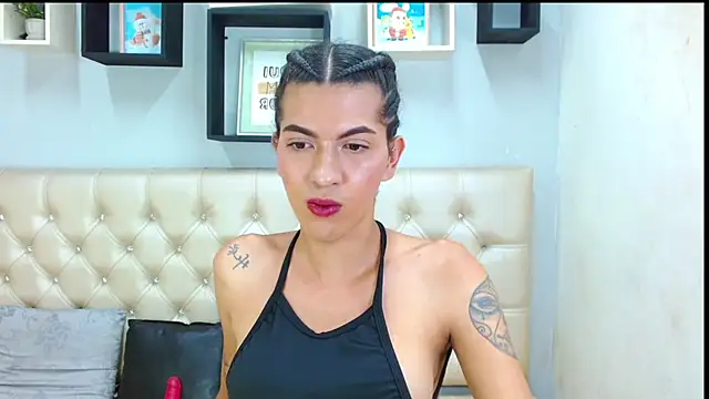 Snapshot of lucia_marks chatting on January 23, 2025, 4:59 pm lucia marks online show from January 23, 2025, 4:59 pm