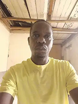 Snapshot of GwauyaDereck chatting on June 25, 2026, 2:31 am GwauyaDereck online show from June 25, 2026, 2:31 am