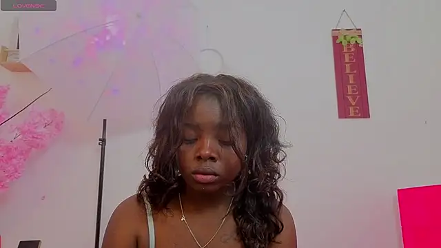 Snapshot of KilyetVera3x chatting on October 6, 2025, 5:41 am KilyetVera3x online show from October 6, 2025, 5:41 am