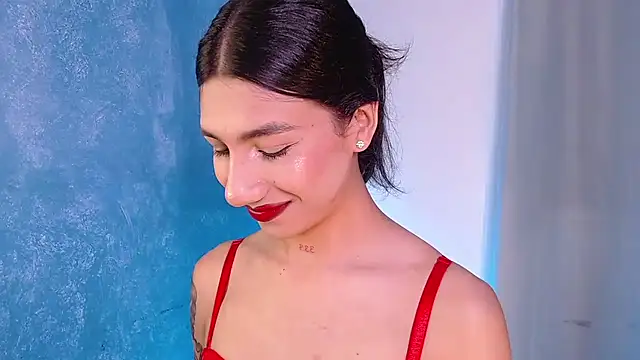 sofiaa grey  online show from January 31, 2025, 1:23 pm