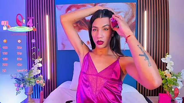 sofiaa grey  online show from September 24, 2025, 12:00 pm