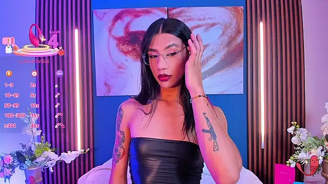 sofiaa grey  online show from September 29, 2025, 1:50 pm