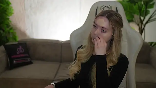 Cassy-Celestial  online show from January 11, 2026, 8:43 am