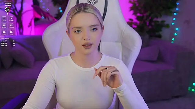 Cassy-Celestial  online show from February 16, 2025, 6:54 am