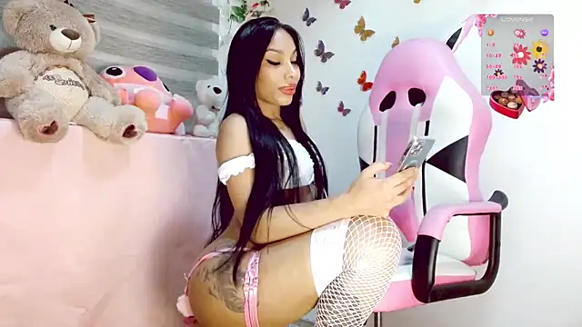 Snapshot of amaranta1411- chatting on September 19, 2025, 5:17 pm amaranta1411- online show from September 19, 2025, 5:17 pm