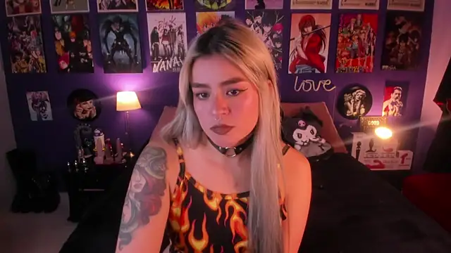 Snapshot of anne_cross chatting on February 26, 2026, 2:00 am anne cross online show from February 26, 2026, 2:00 am