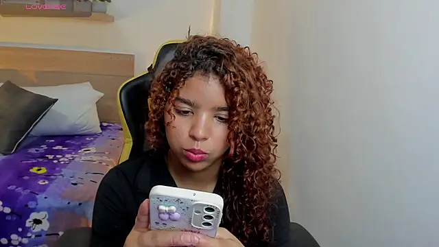 aurora rodriguez online show from February 1, 2025, 3:18 pm