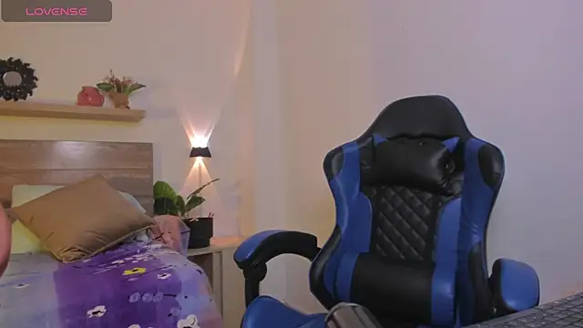 aurora rodriguez online show from October 31, 2025, 12:35 pm