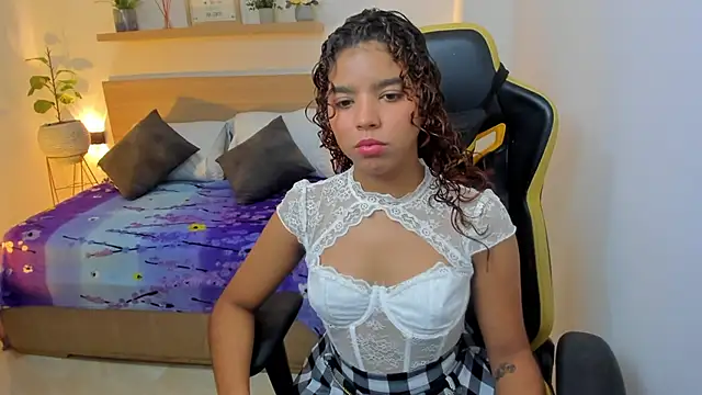 aurora rodriguez online show from February 7, 2025, 12:06 pm