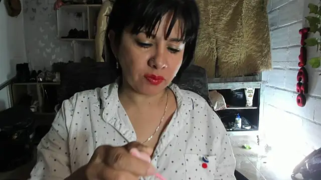 Snapshot of Erlinda-engel chatting on October 20, 2025, 11:55 am Erlinda-engel online show from October 20, 2025, 11:55 am