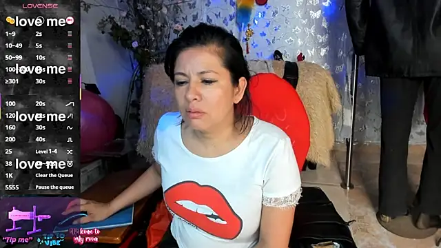 Snapshot of Erlinda-engel chatting on June 14, 2026, 1:45 pm Erlinda-engel online show from June 14, 2026, 1:45 pm