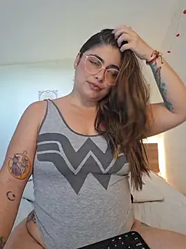 Juliietha servas online show from October 13, 2025, 9:49 pm