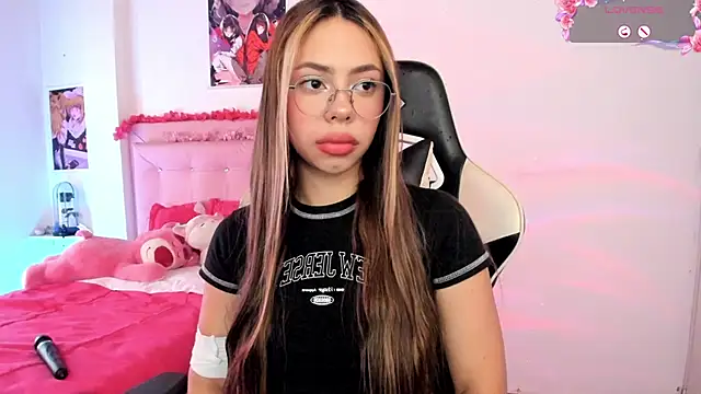 little jade online show from December 4, 2025, 5:01 pm