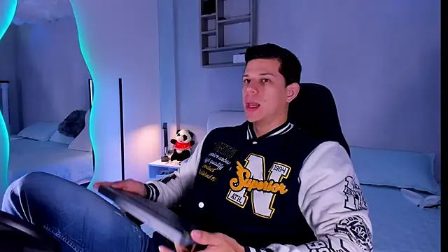 MarcoSullivan online show from November 28, 2025, 2:06 pm