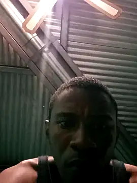 HandsomeBuoyy21 online show from April 18, 2026, 10:39 am