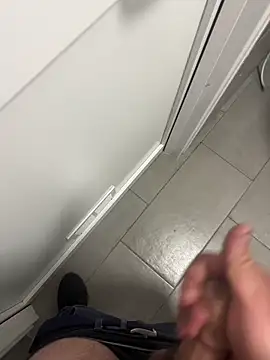 Snapshot of _themask_ chatting on February 17, 2025, 9:10 pm  themask  online show from February 17, 2025, 9:10 pm