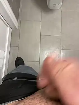 Snapshot of _themask_ chatting on December 9, 2024, 3:33 pm  themask  online show from December 9, 2024, 3:33 pm