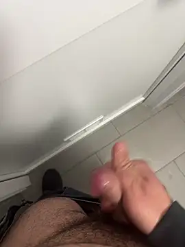 Snapshot of _themask_ chatting on March 10, 2025, 9:07 pm  themask  online show from March 10, 2025, 9:07 pm