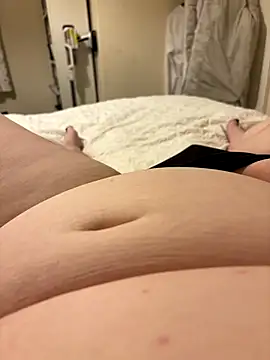 curvygirll2 online show from November 6, 2025, 4:55 pm