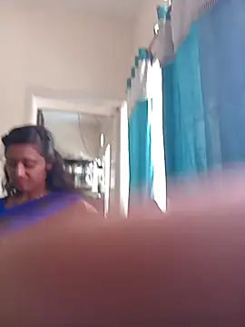 AUNTY1984 online show from May 7, 2026, 6:28 am