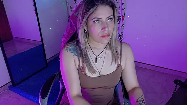 Natalia Montoya online show from October 20, 2025, 3:08 am