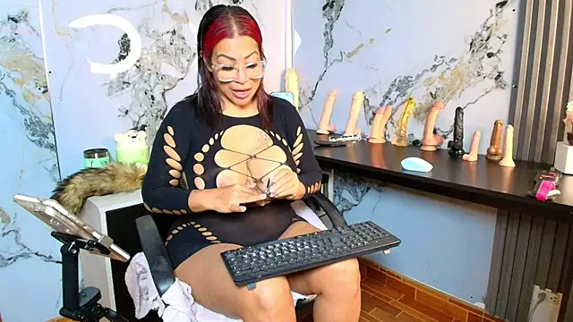 Snapshot of AlixLong chatting on February 3, 2026, 3:15 am AlixLong online show from February 3, 2026, 3:15 am