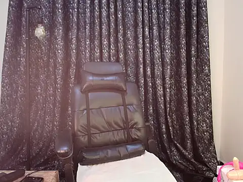 ebony shilly3 online show from September 29, 2025, 11:10 pm